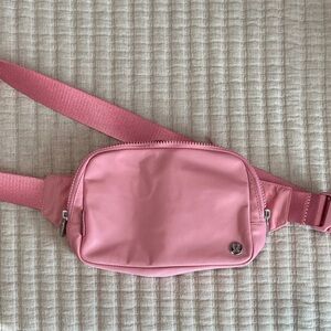 Lululemon 2L Everywhere Large